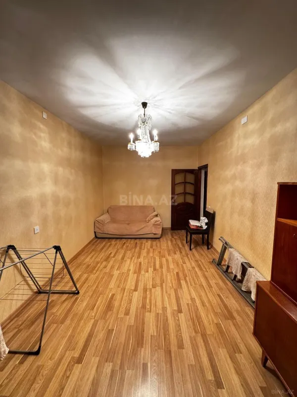 Satılır 4 otaqlı mənzil 100 m²