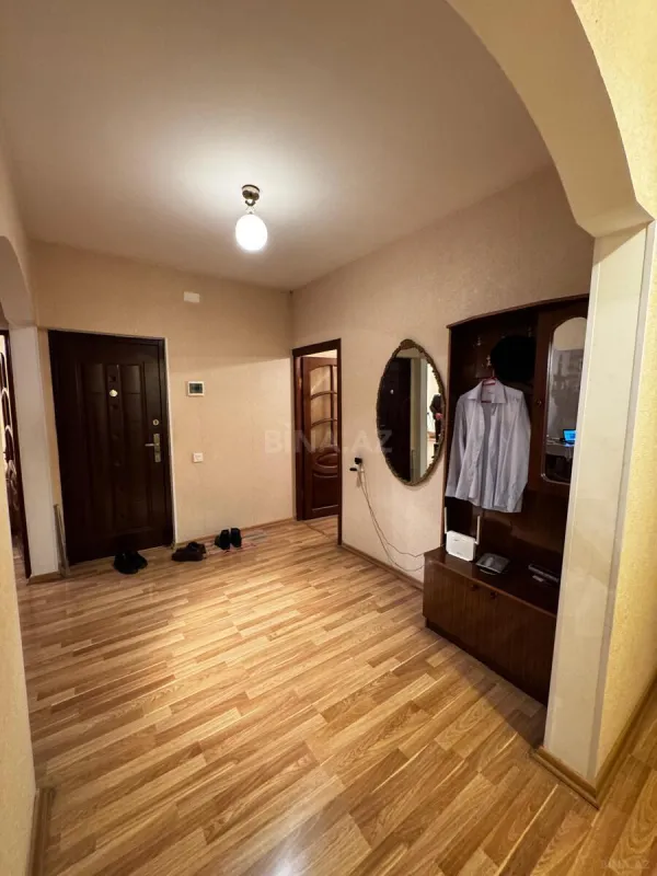 Satılır 4 otaqlı mənzil 100 m²