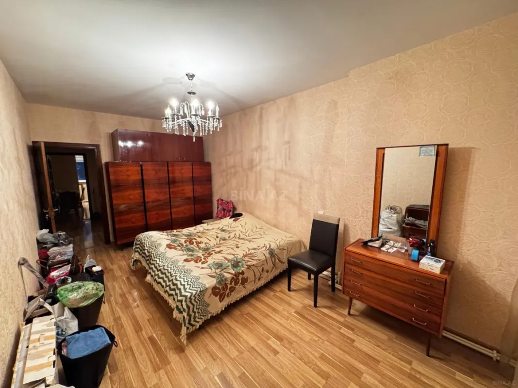 Satılır 4 otaqlı mənzil 100 m²