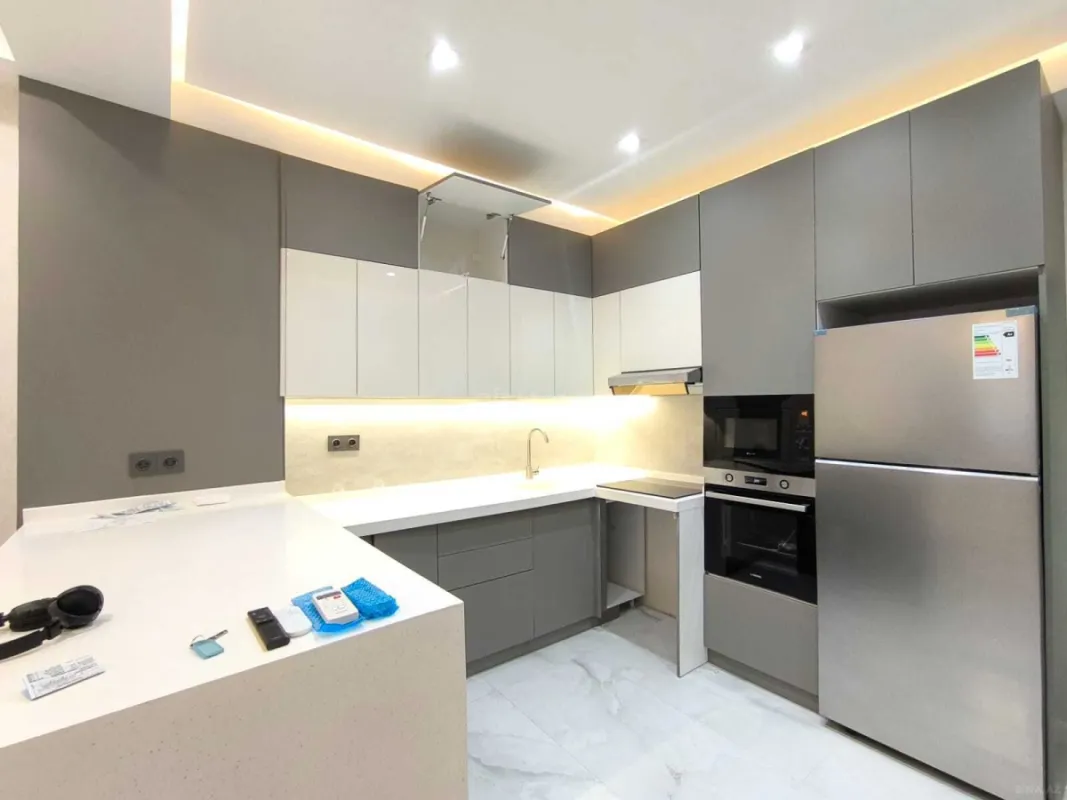 Kirayə verilir 2 otaqlı mənzil 90 m²