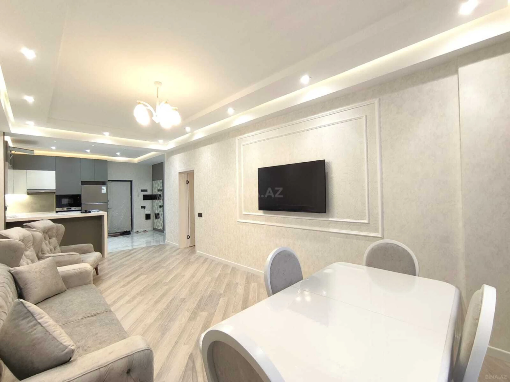 Kirayə verilir 2 otaqlı mənzil 90 m²