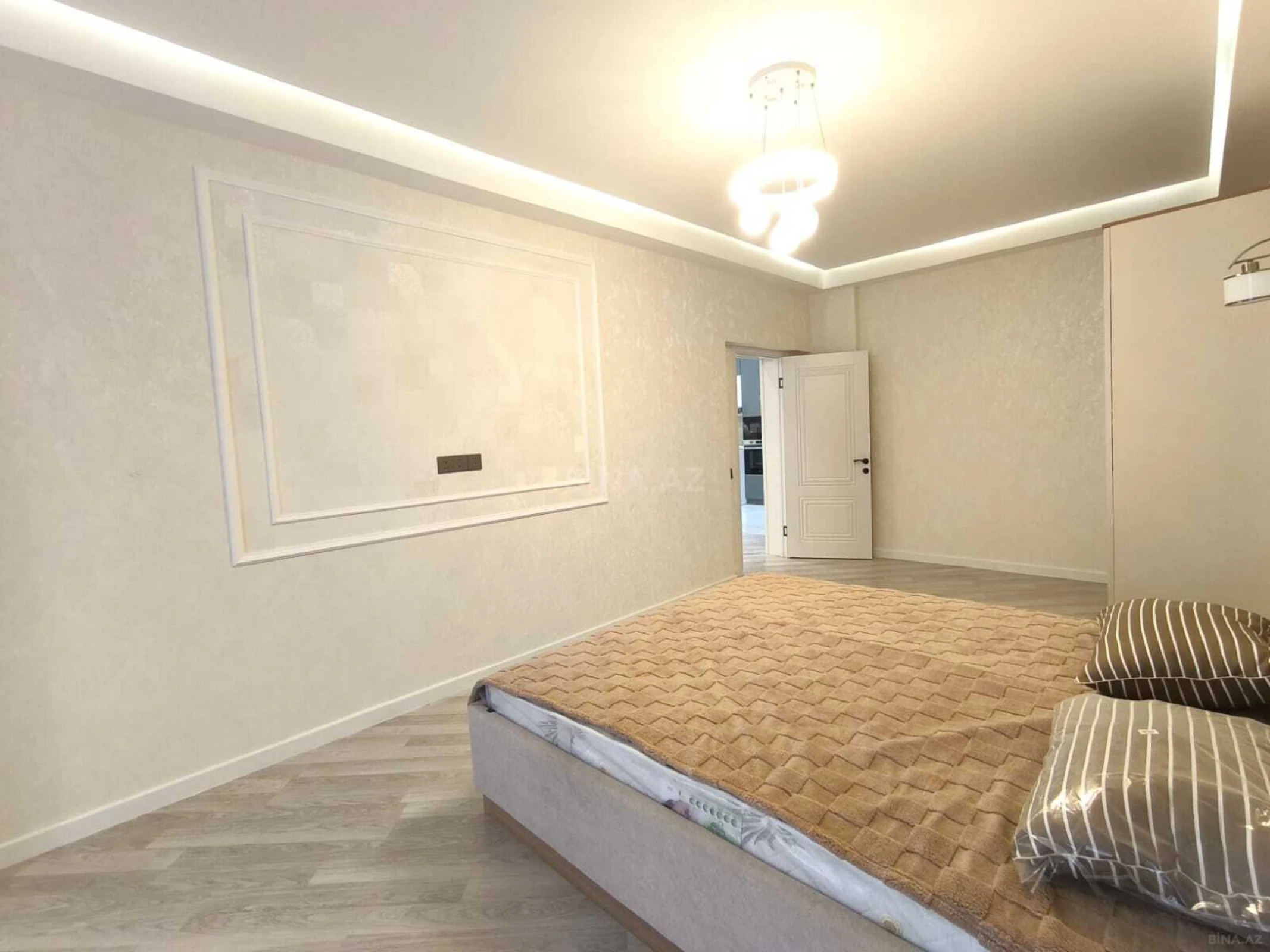 Kirayə verilir 2 otaqlı mənzil 90 m²