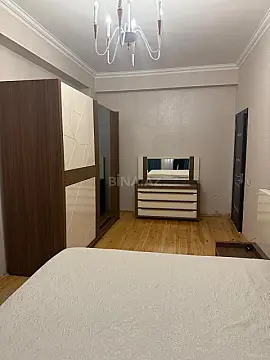 Kirayə verilir 2 otaqlı mənzil 72 m²