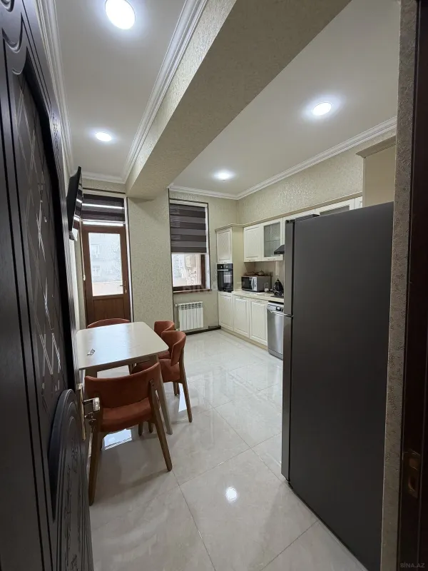 Kirayə verilir 2 otaqlı mənzil 80 m²