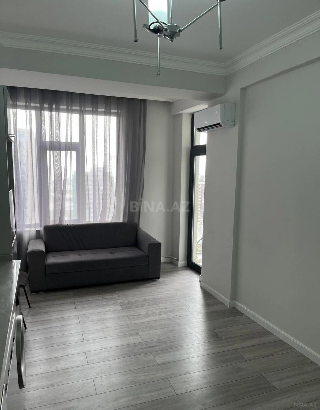 Kirayə verilir 4 otaqlı mənzil 157 m²