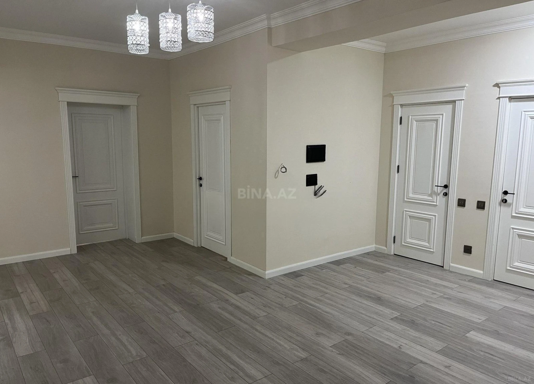 Kirayə verilir 4 otaqlı mənzil 157 m²