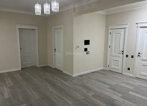 Kirayə verilir 4 otaqlı mənzil 157 m²