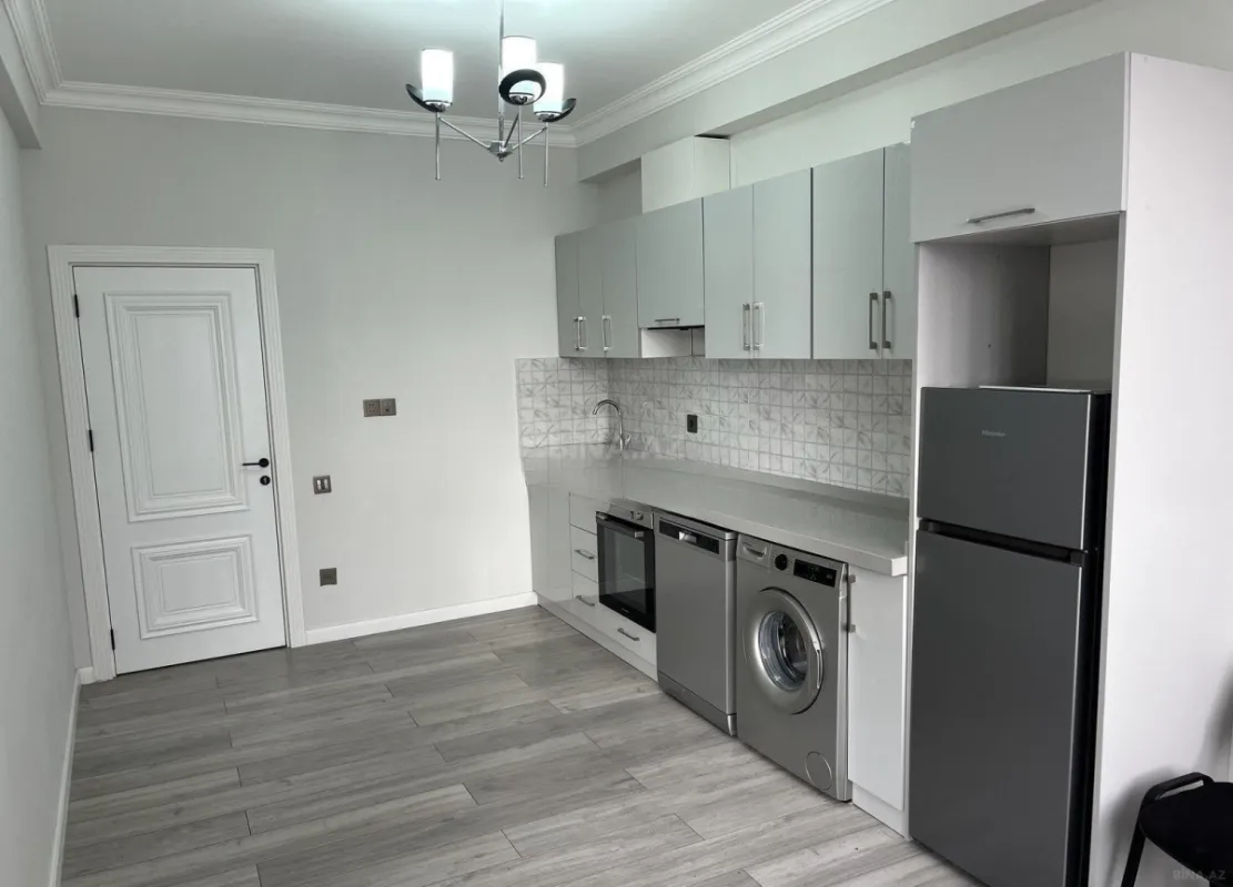 Kirayə verilir 4 otaqlı mənzil 157 m²