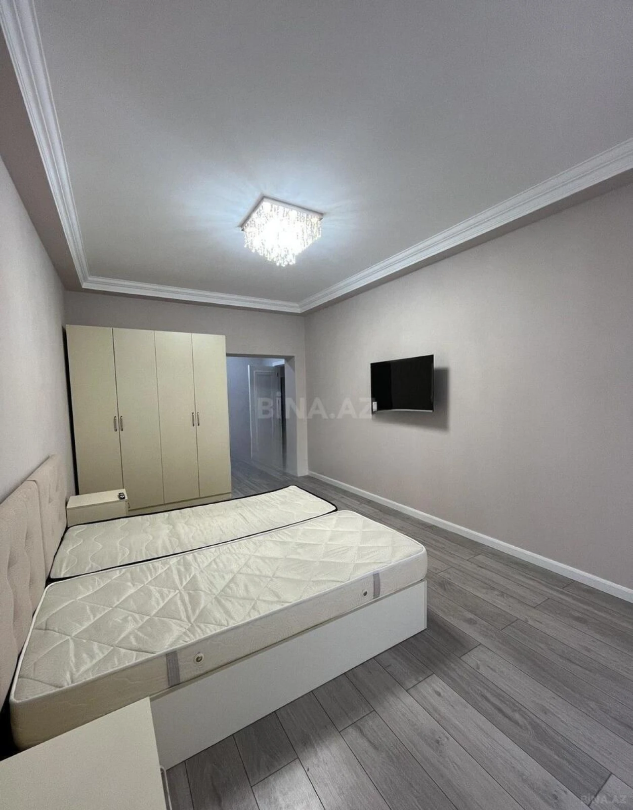 Kirayə verilir 4 otaqlı mənzil 157 m²