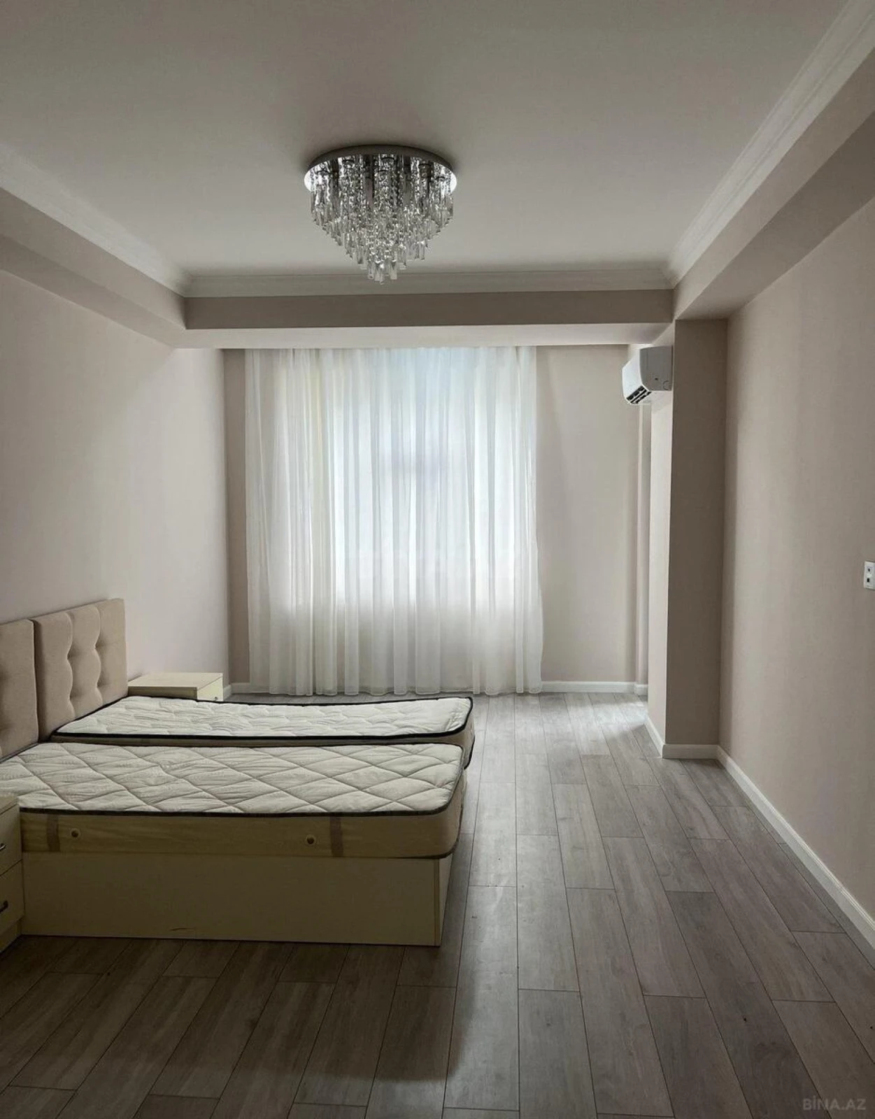 Kirayə verilir 4 otaqlı mənzil 157 m²