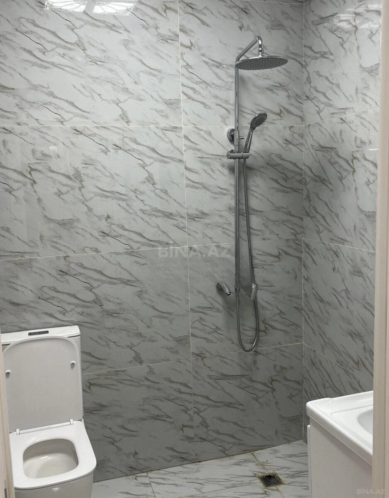 Kirayə verilir 4 otaqlı mənzil 157 m²