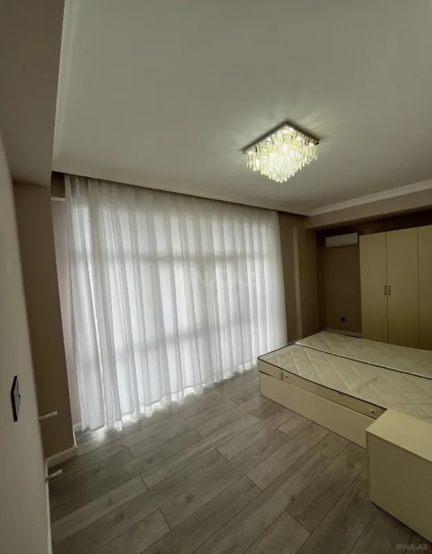 Kirayə verilir 4 otaqlı mənzil 157 m²