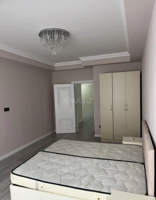 Kirayə verilir 4 otaqlı mənzil 157 m²