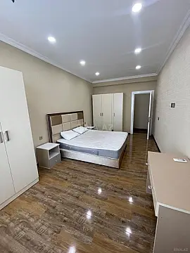 Kirayə verilir 2 otaqlı mənzil 97 m²