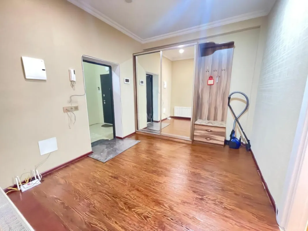 Kirayə verilir 2 otaqlı mənzil 97 m²