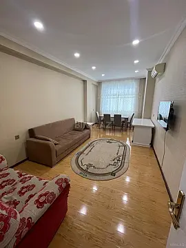 Kirayə verilir 2 otaqlı mənzil 97 m²