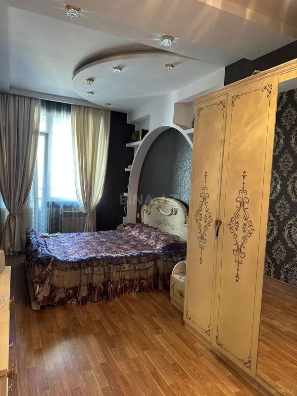Satılır 3 otaqlı mənzil 120 m²