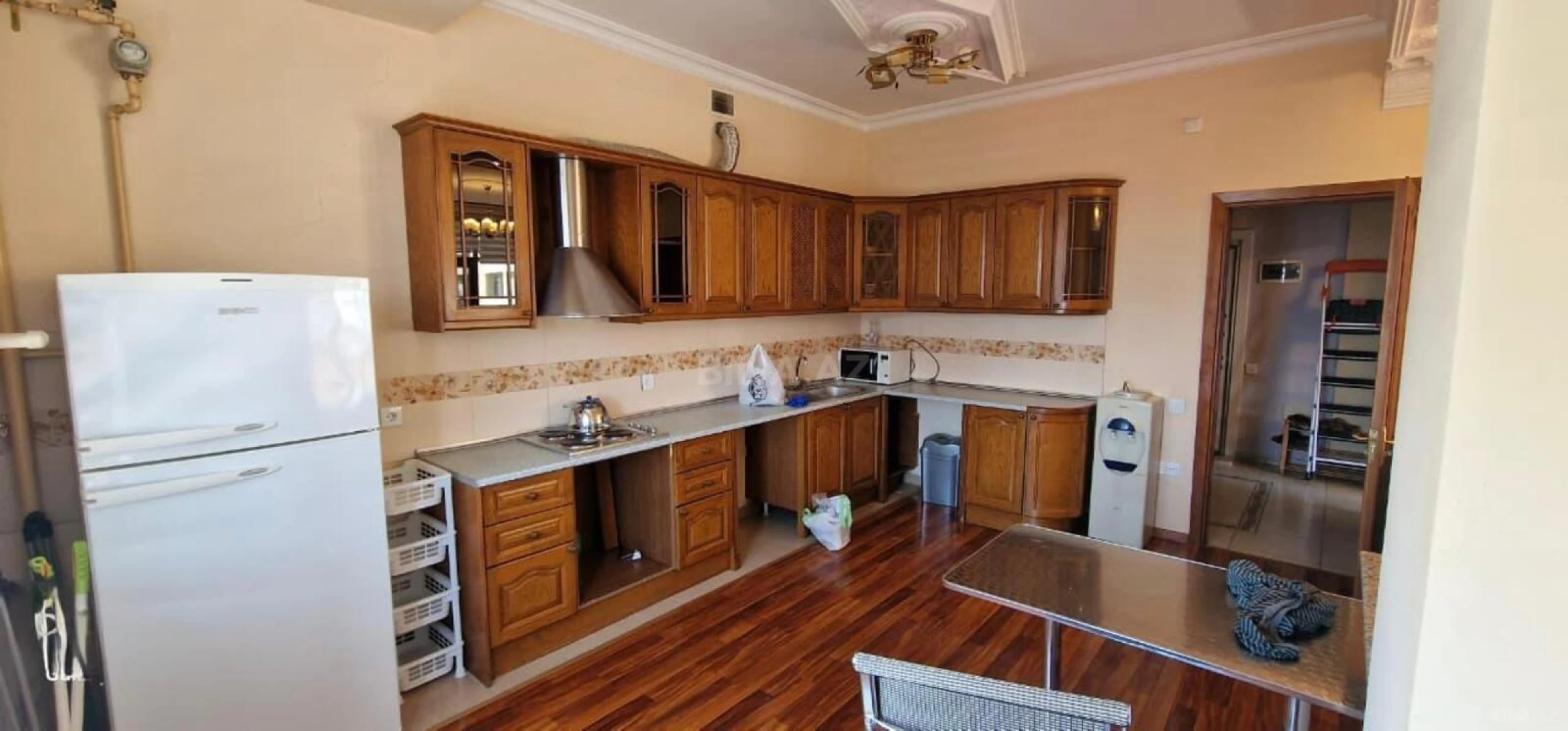 Kirayə verilir 4 otaqlı mənzil 165 m²