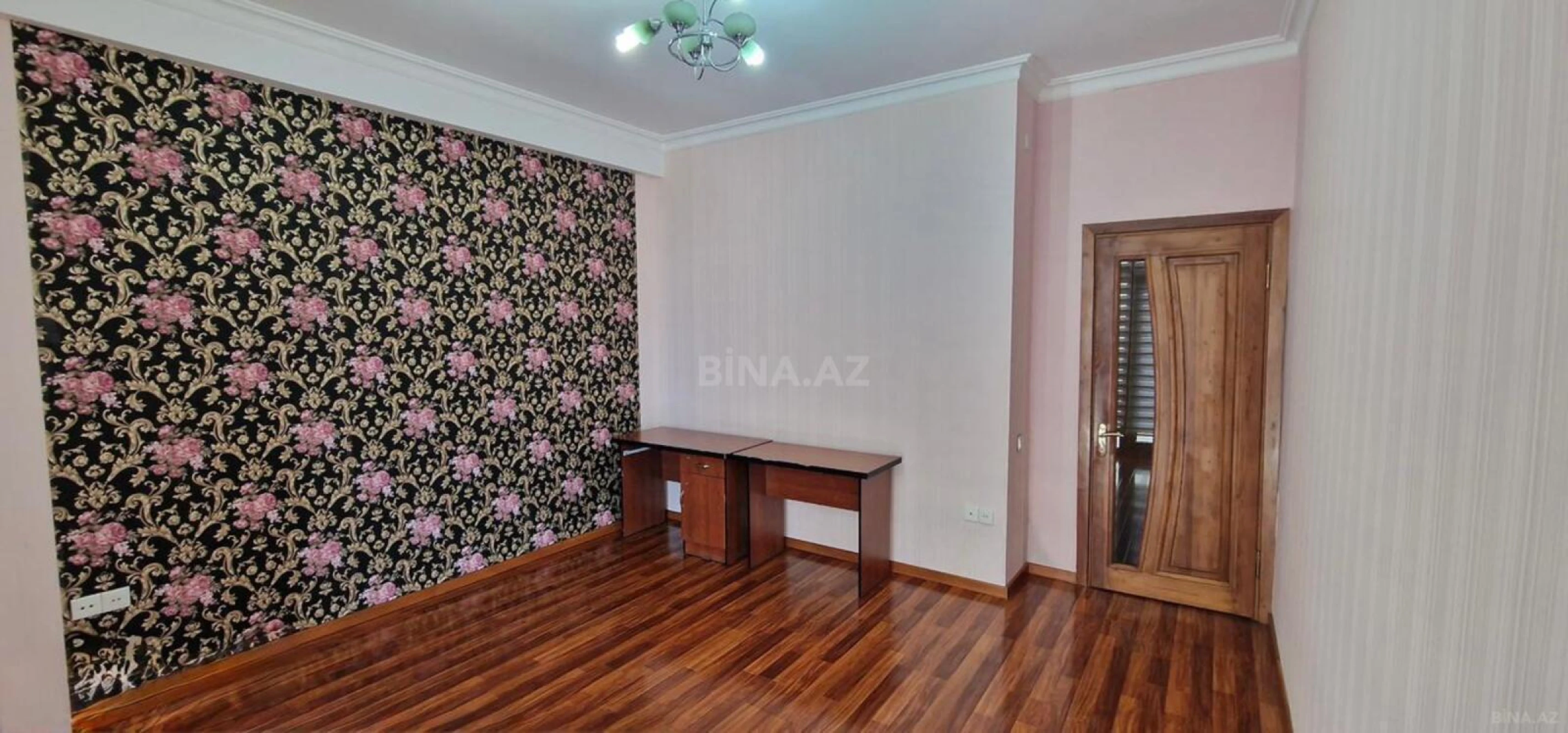Kirayə verilir 4 otaqlı mənzil 165 m²