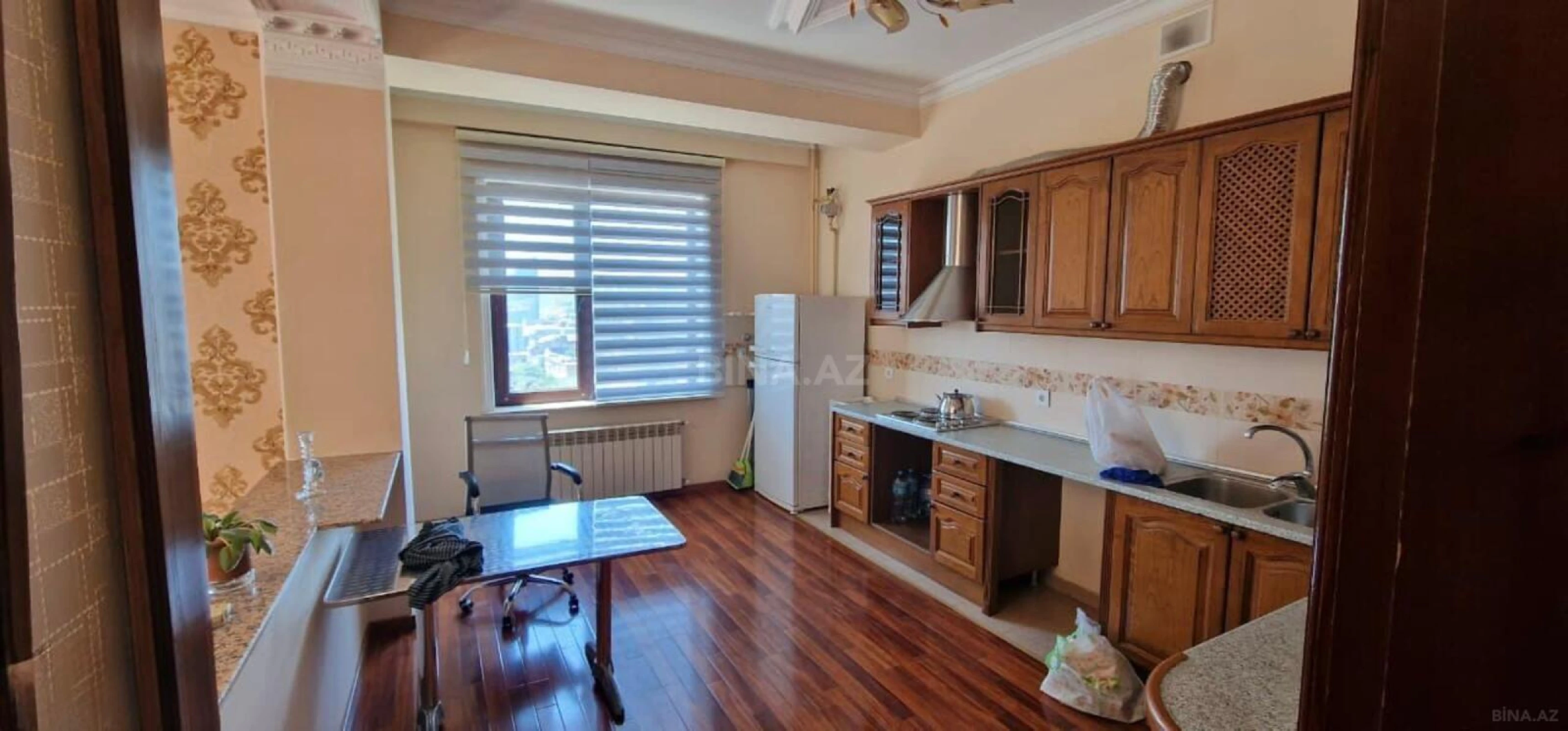 Kirayə verilir 4 otaqlı mənzil 165 m²