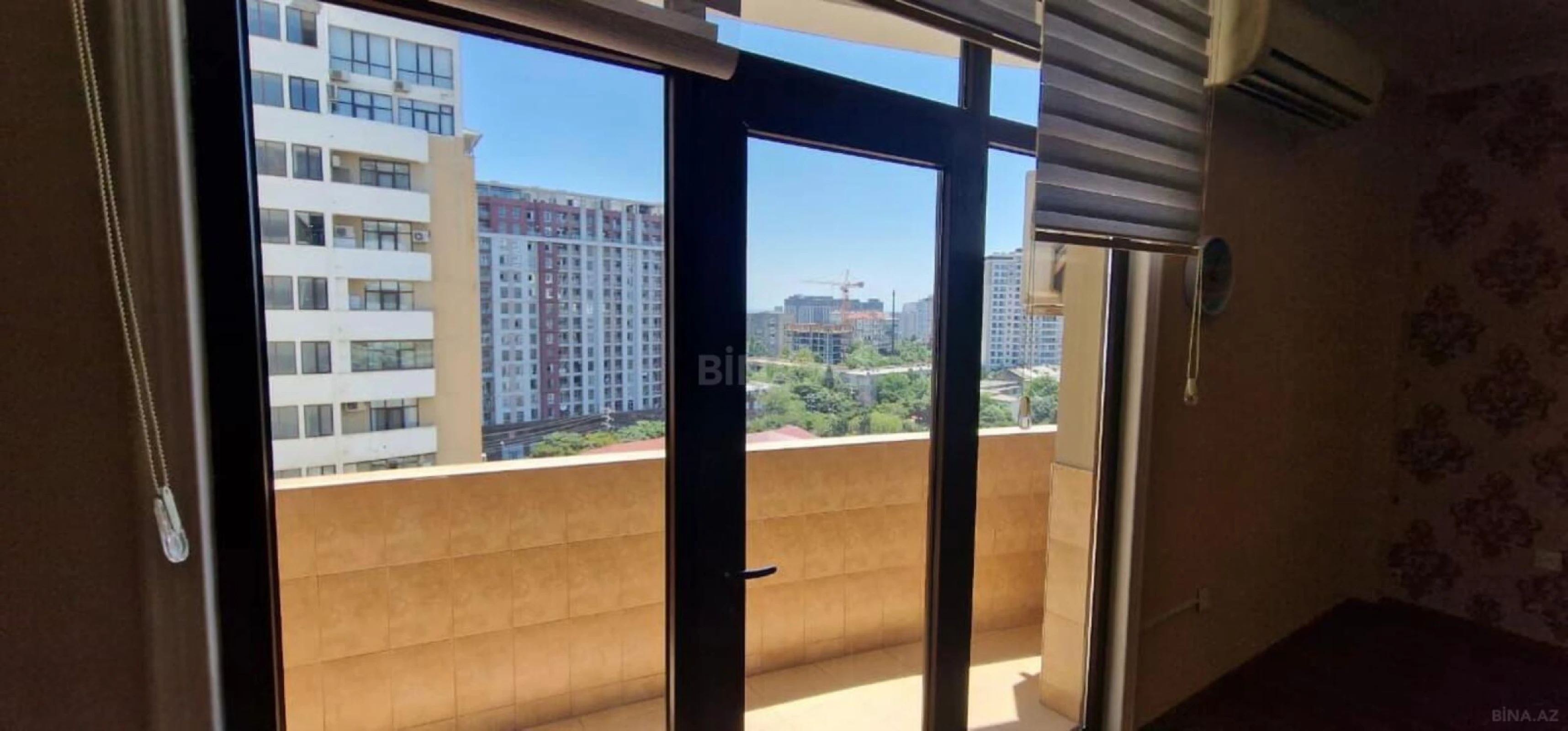 Kirayə verilir 4 otaqlı mənzil 165 m²