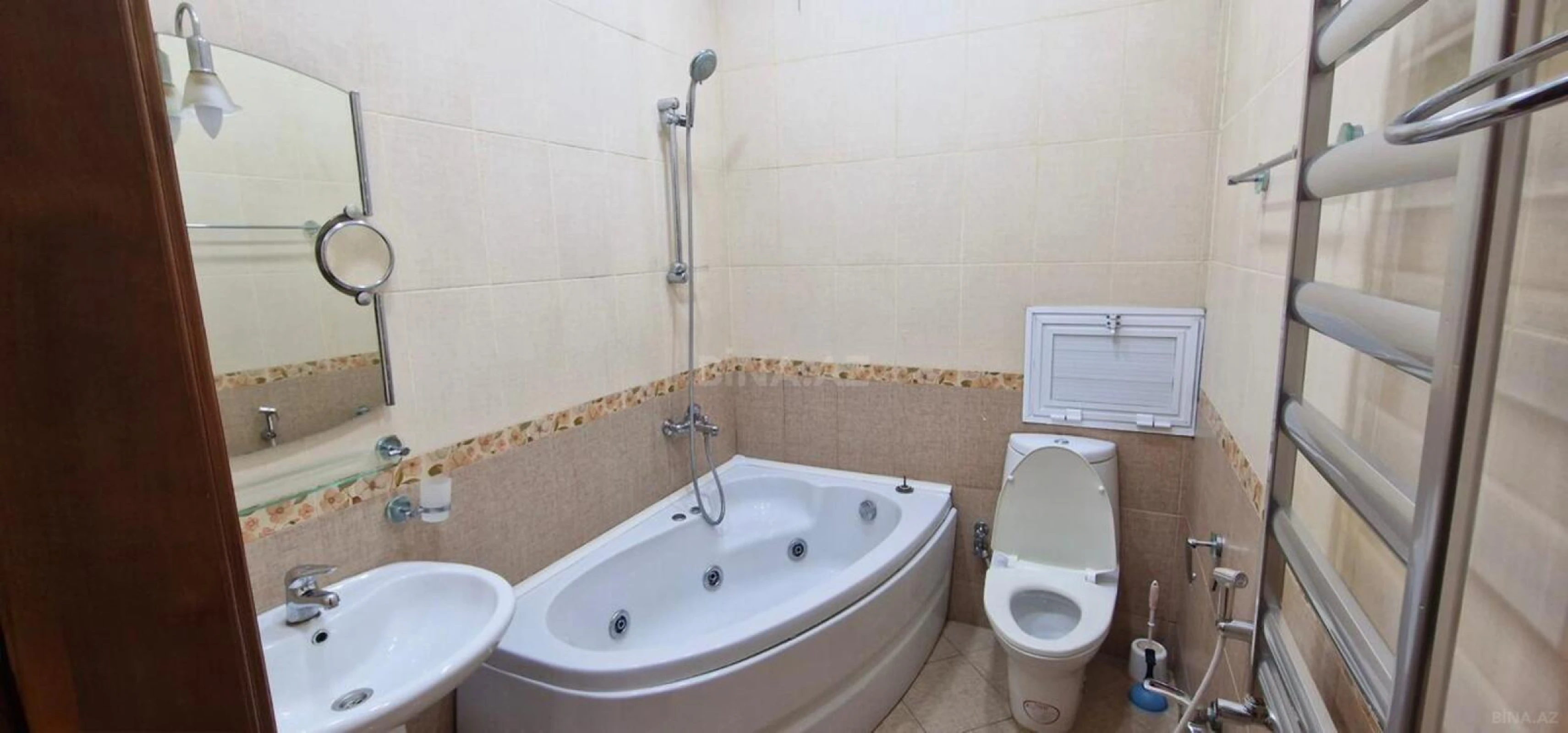 Kirayə verilir 4 otaqlı mənzil 165 m²