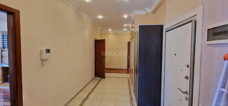 Kirayə verilir 4 otaqlı mənzil 165 m²