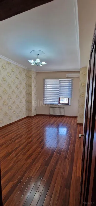 Kirayə verilir 4 otaqlı mənzil 165 m²