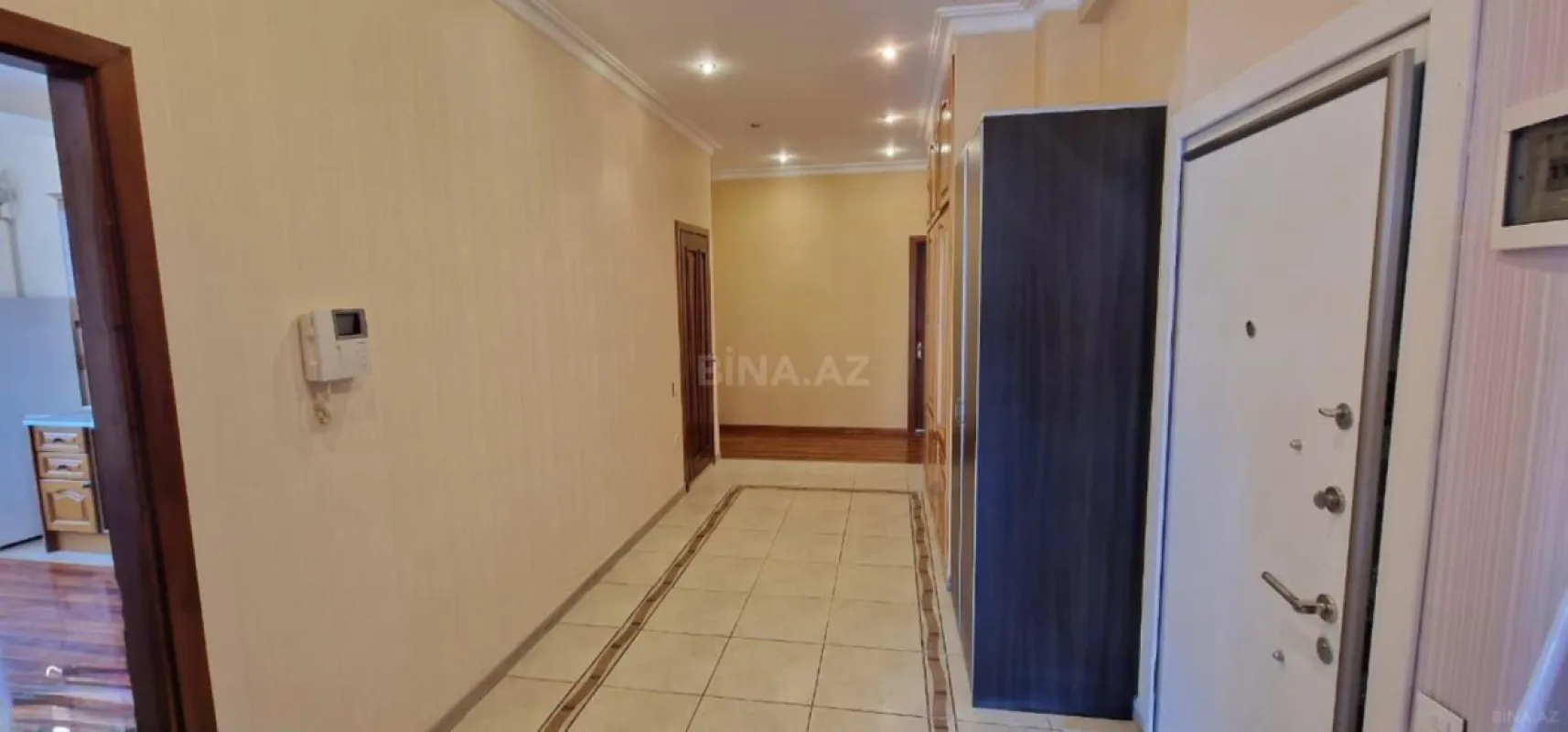 Kirayə verilir 4 otaqlı mənzil 165 m²