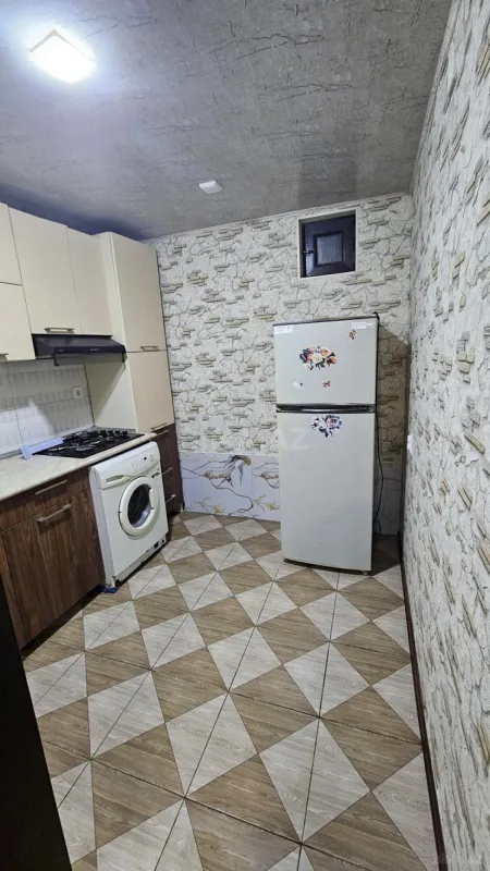 Kirayə verilir 2 otaqlı həyət evi 60 m²