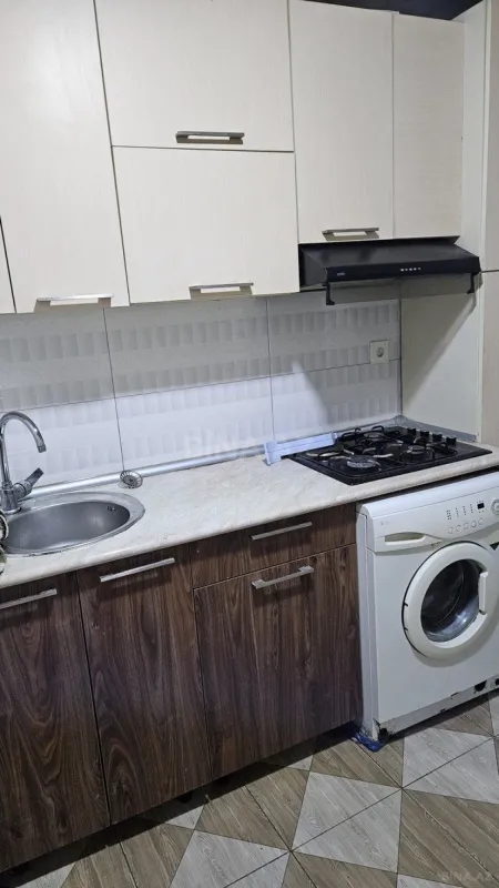 Kirayə verilir 2 otaqlı həyət evi 60 m²