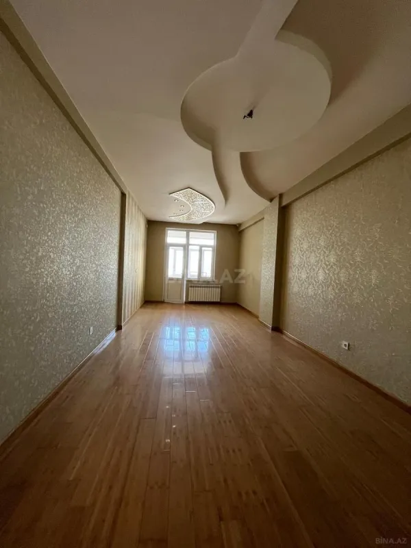 Satılır 3 otaqlı mənzil 135 m²