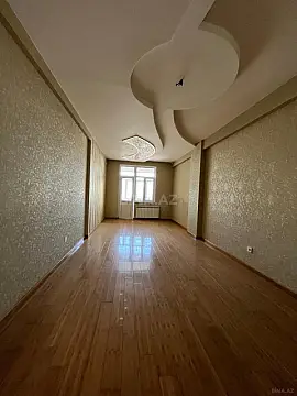 Satılır 3 otaqlı mənzil 135 m²
