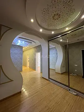 Satılır 3 otaqlı mənzil 135 m²