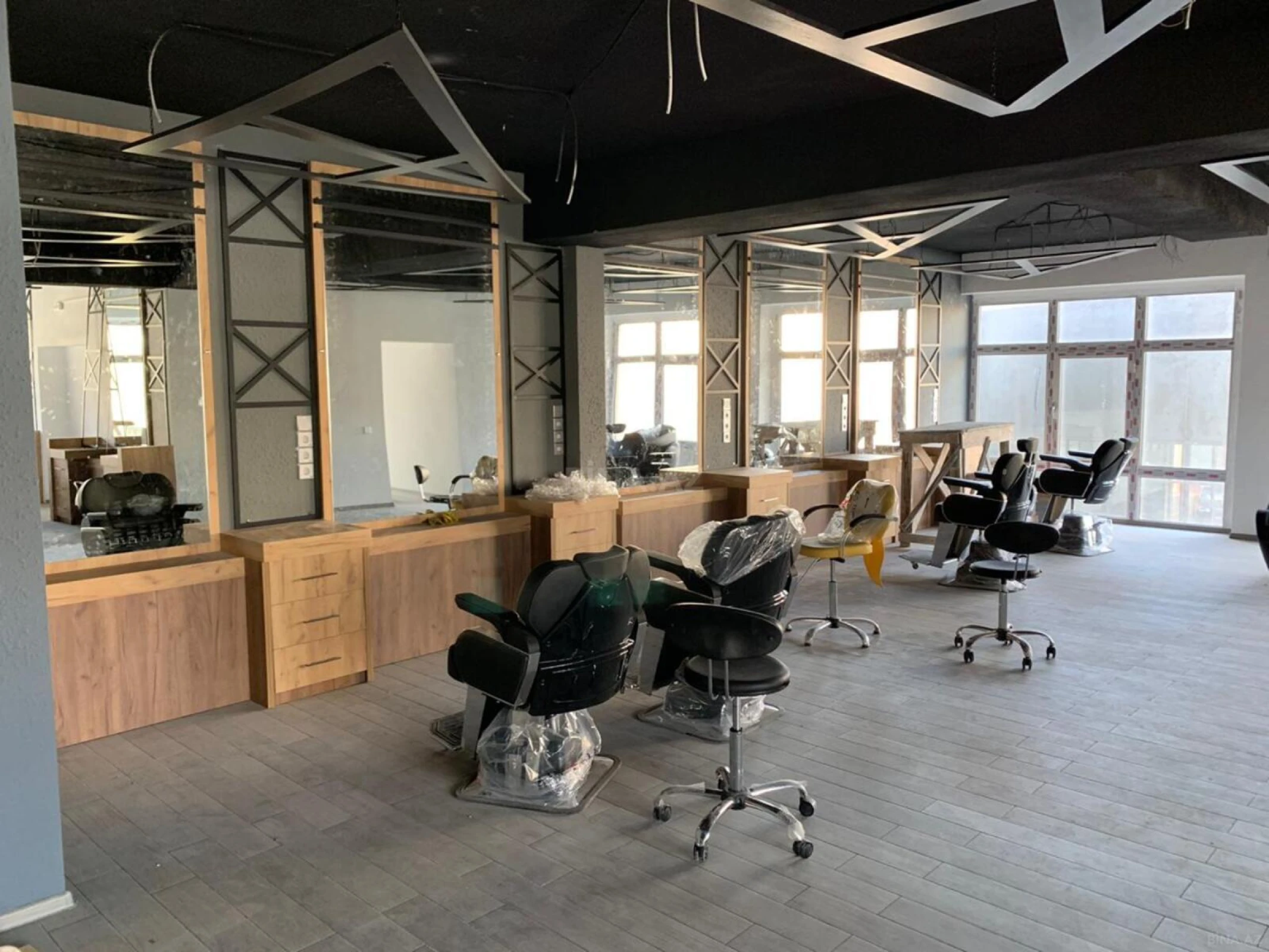 Kirayə verilir 3 otaqlı ofis 160 m²