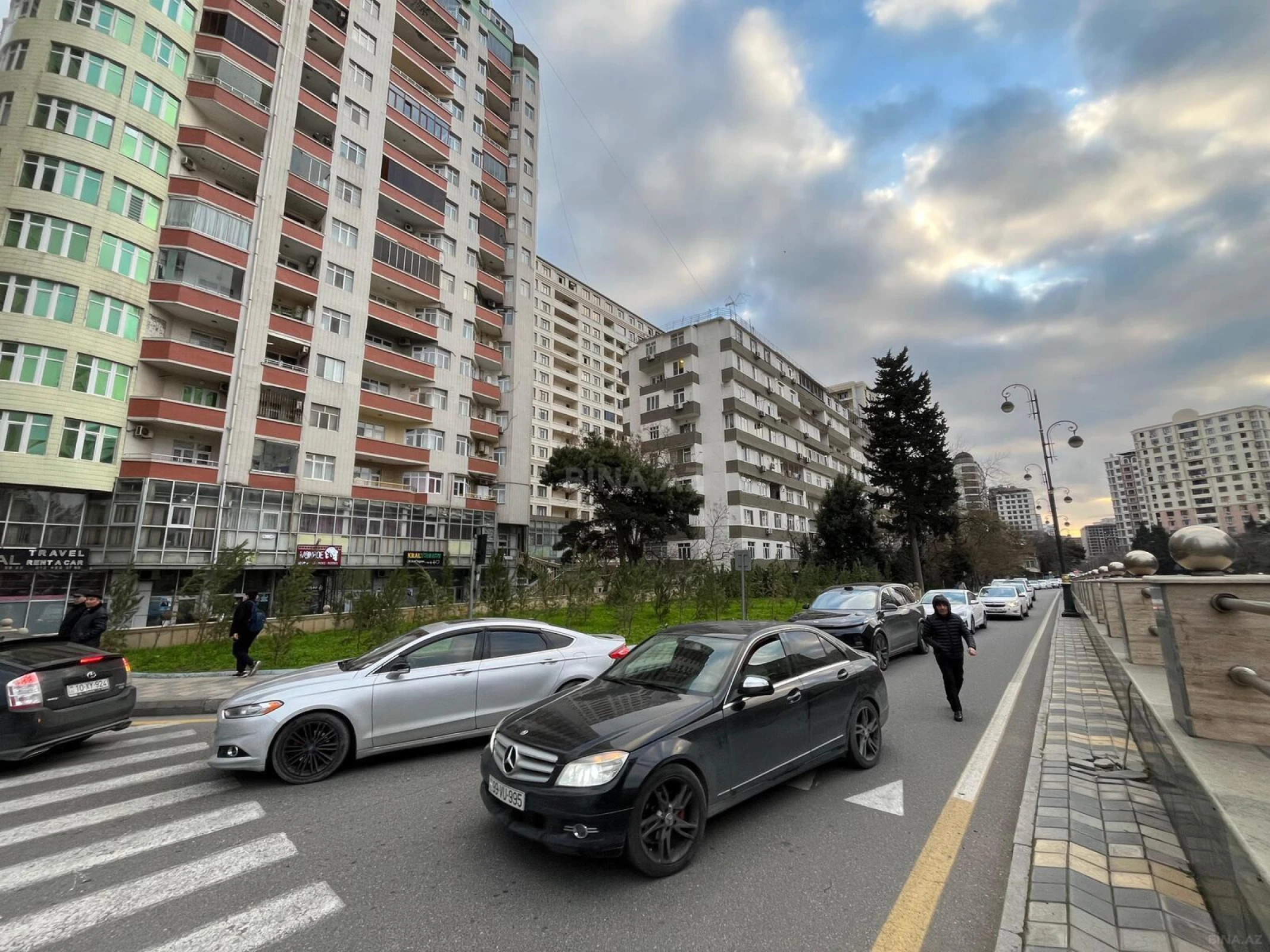 Satılır 1 otaqlı mənzil 45 m²