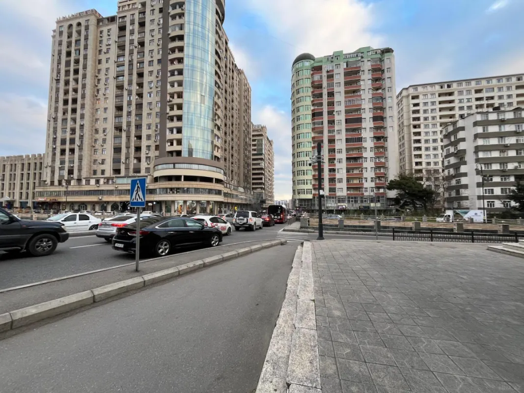 Satılır 1 otaqlı mənzil 45 m²