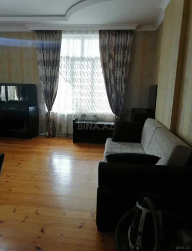 Kirayə verilir 2 otaqlı mənzil 100 m²