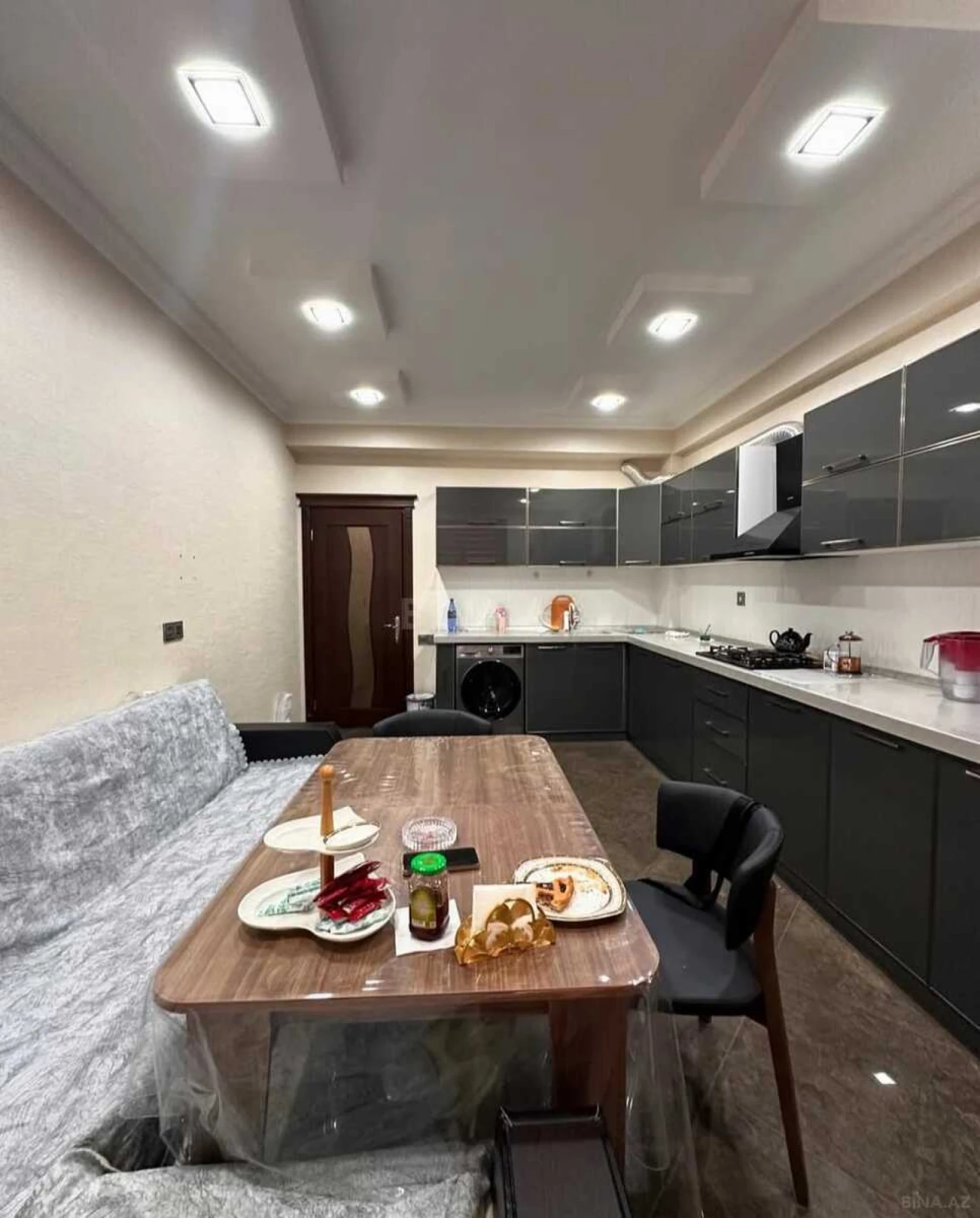Satılır 4 otaqlı mənzil 120 m²