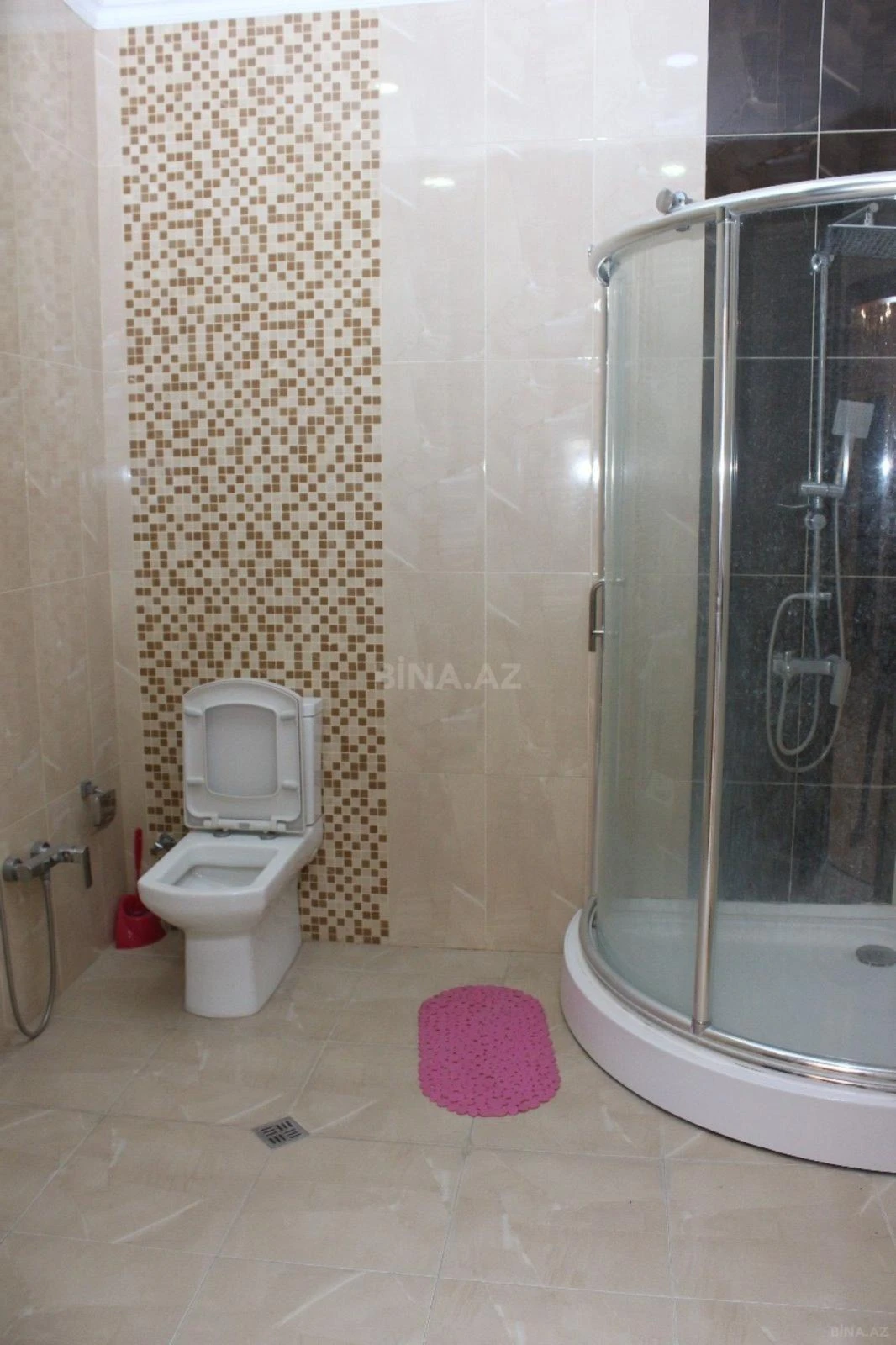Satılır 4 otaqlı mənzil 216 m²