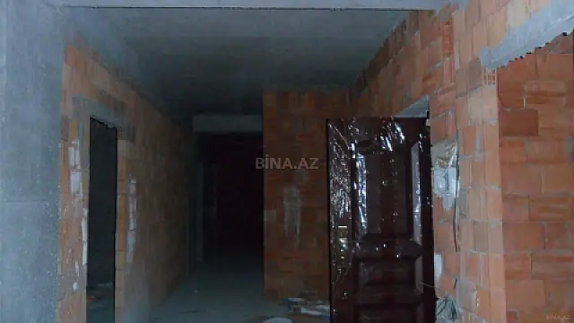 Satılır 4 otaqlı mənzil 230 m²