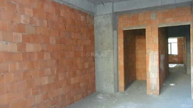 Satılır 4 otaqlı mənzil 230 m²