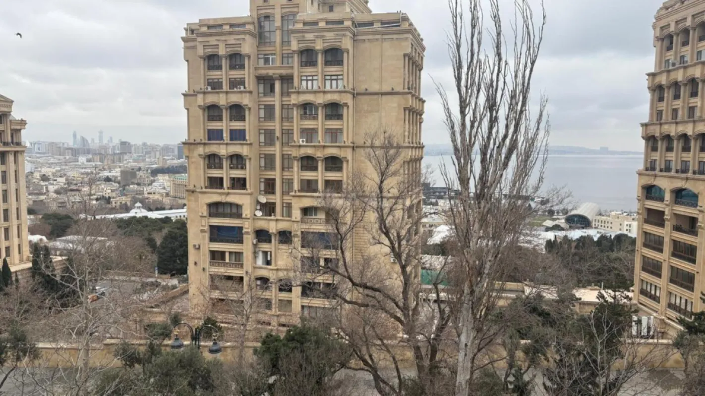 Kirayə verilir 2 otaqlı mənzil 70 m²