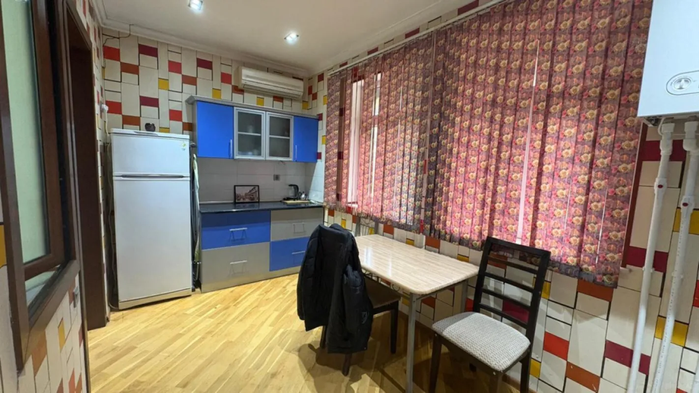 Kirayə verilir 2 otaqlı mənzil 70 m²