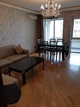 Kirayə verilir 2 otaqlı mənzil 70 m²