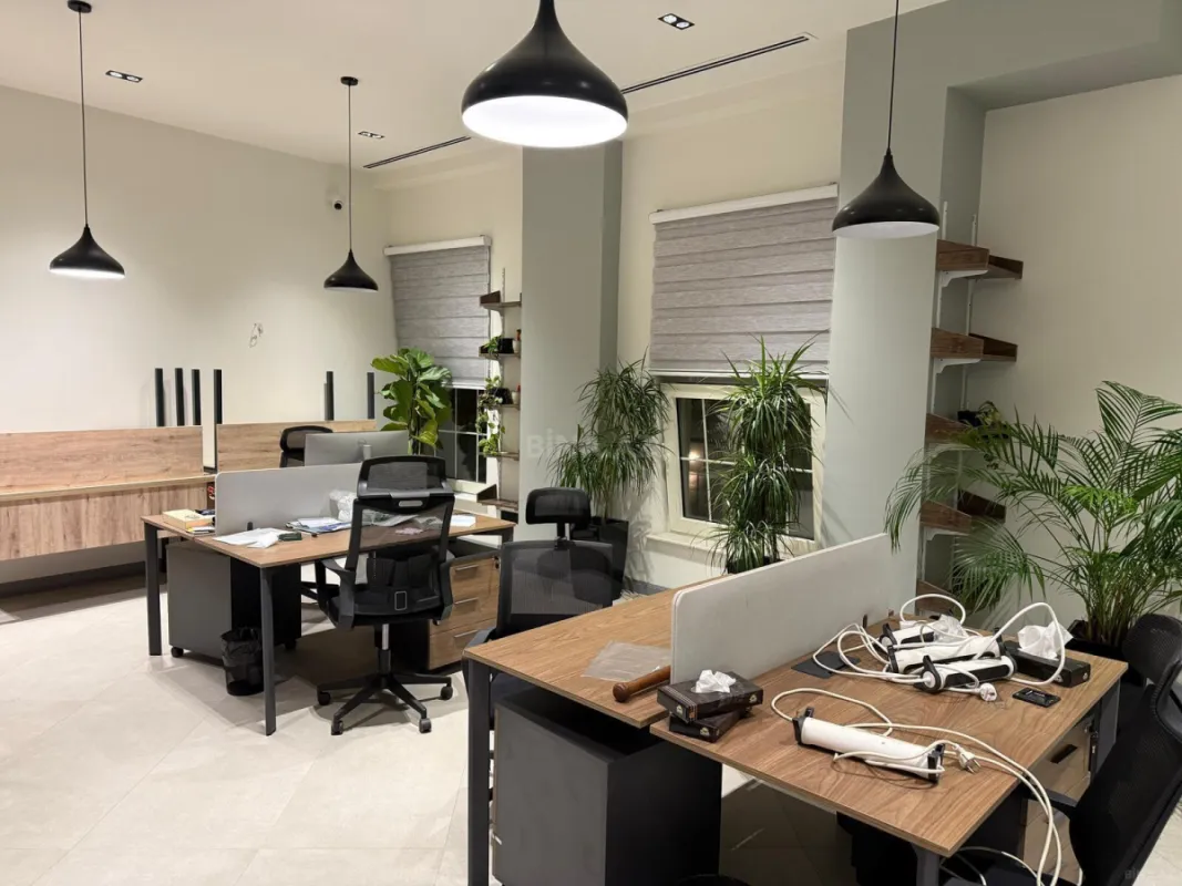 Kirayə verilir obyekt 230 m²