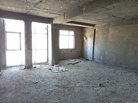 Satılır 5 otaqlı mənzil 300 m²