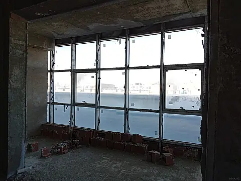 Satılır 5 otaqlı mənzil 300 m²