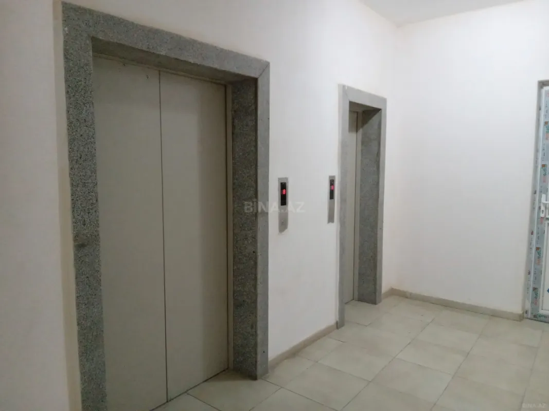 Satılır 5 otaqlı mənzil 300 m²