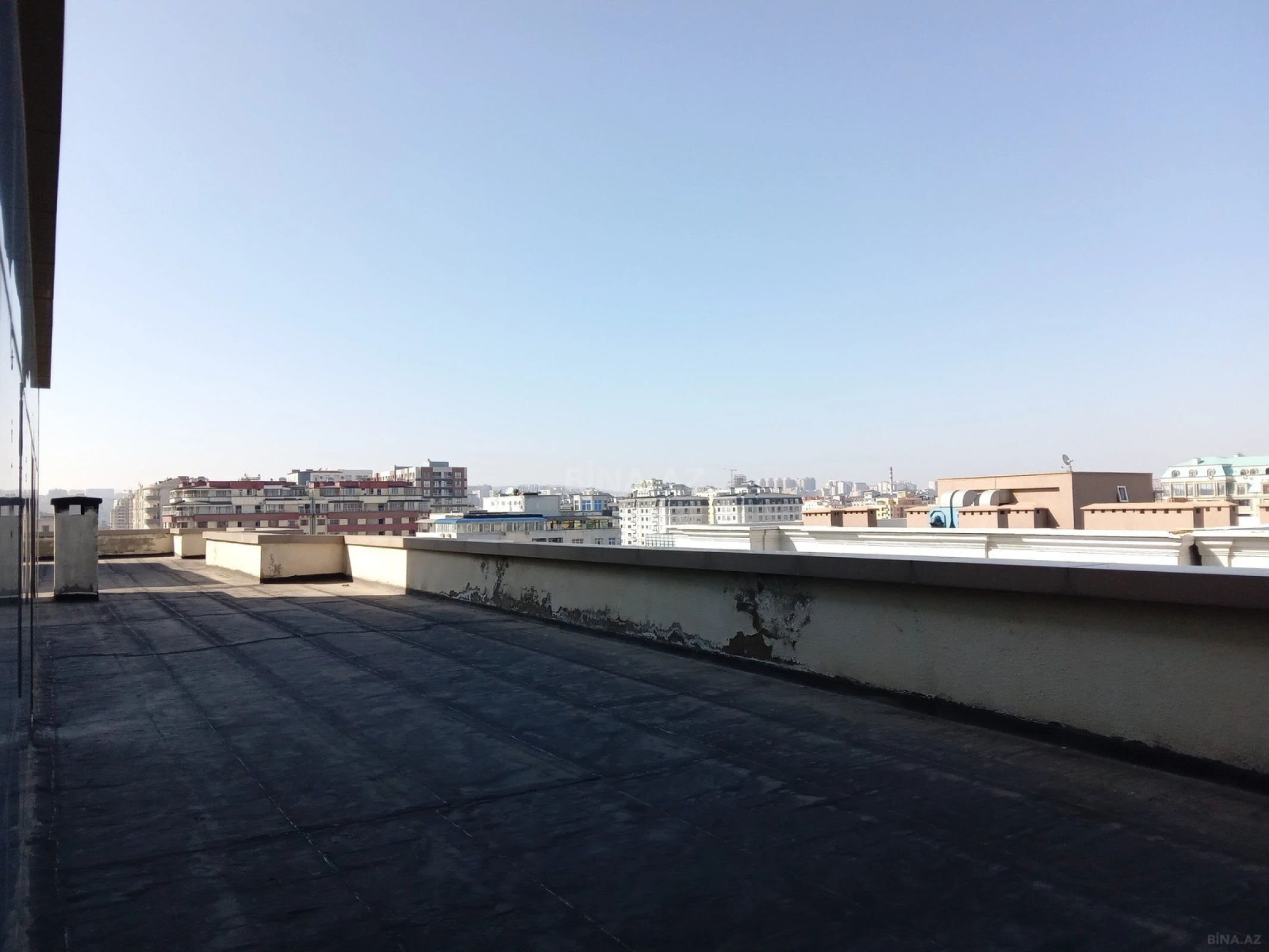 Satılır 5 otaqlı mənzil 300 m²